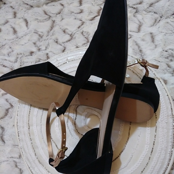 Woman Shoes - Picture 4 of 6